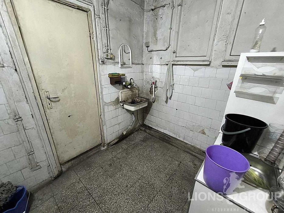 Продава се Промишлена сграда в Варна, Западна промишлена зона - 257 кв.м за 1168 €/кв.м - Снимка #9