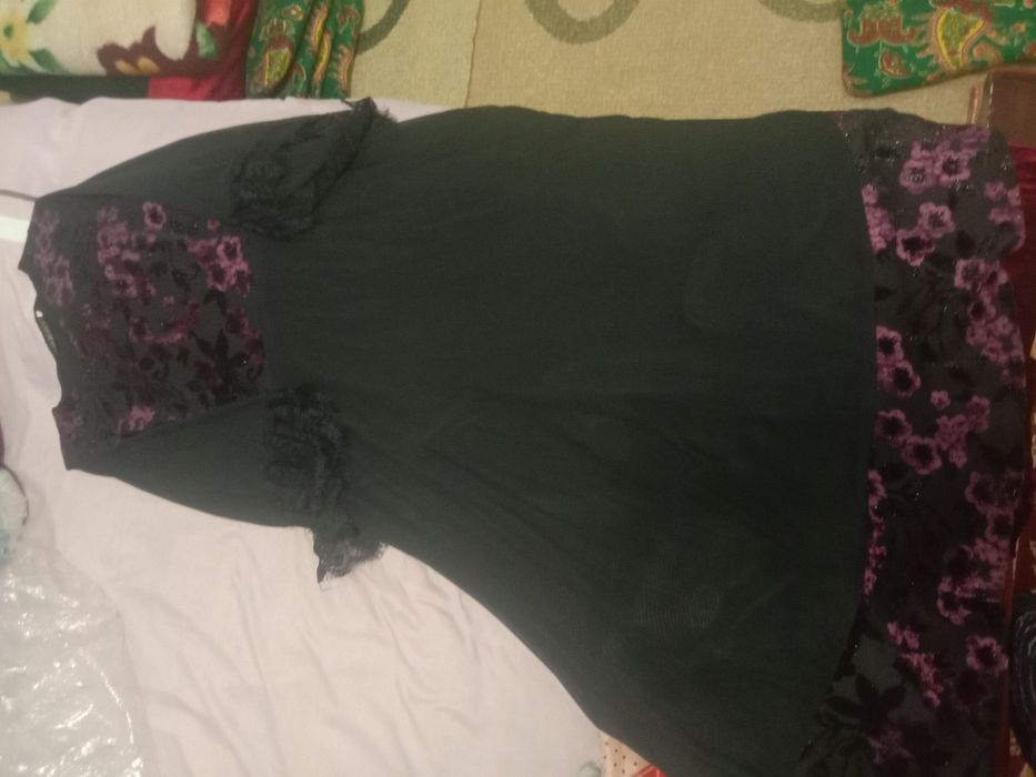 Платье помбархат р.48