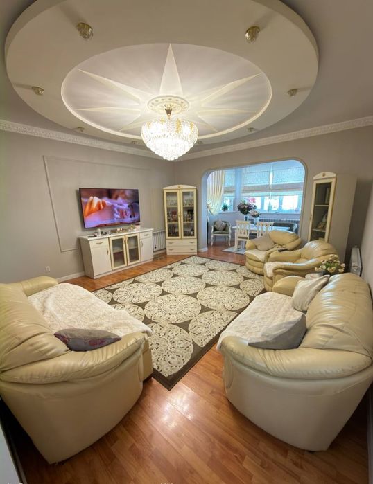 Улица: Абая четырёх комнатная Банковская Ориентир Makro Supermarket