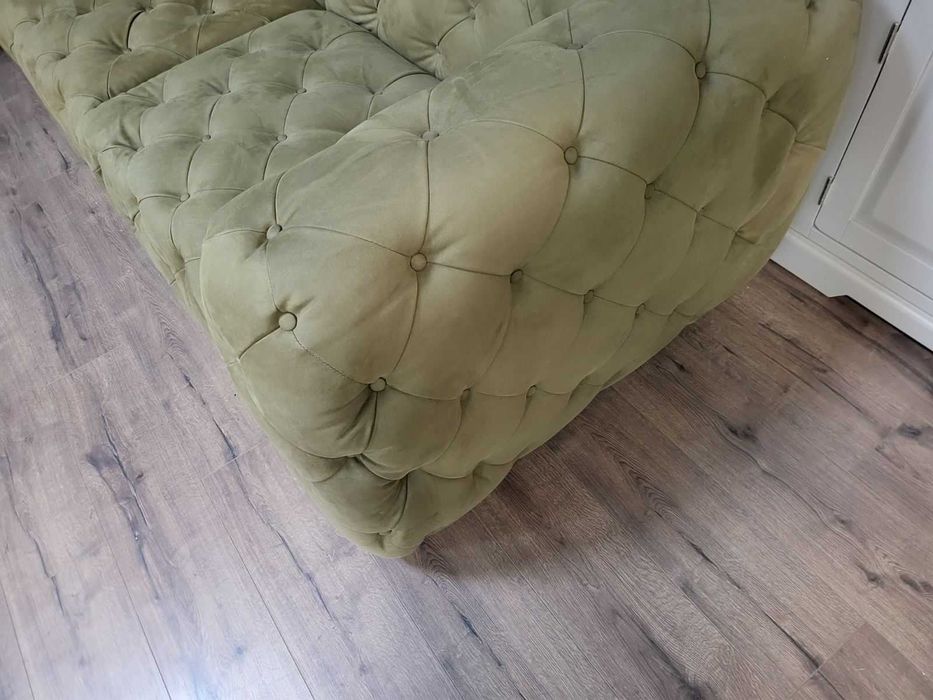 Зелен комплект дивани от плат набук две тройки тип Честърфийлд