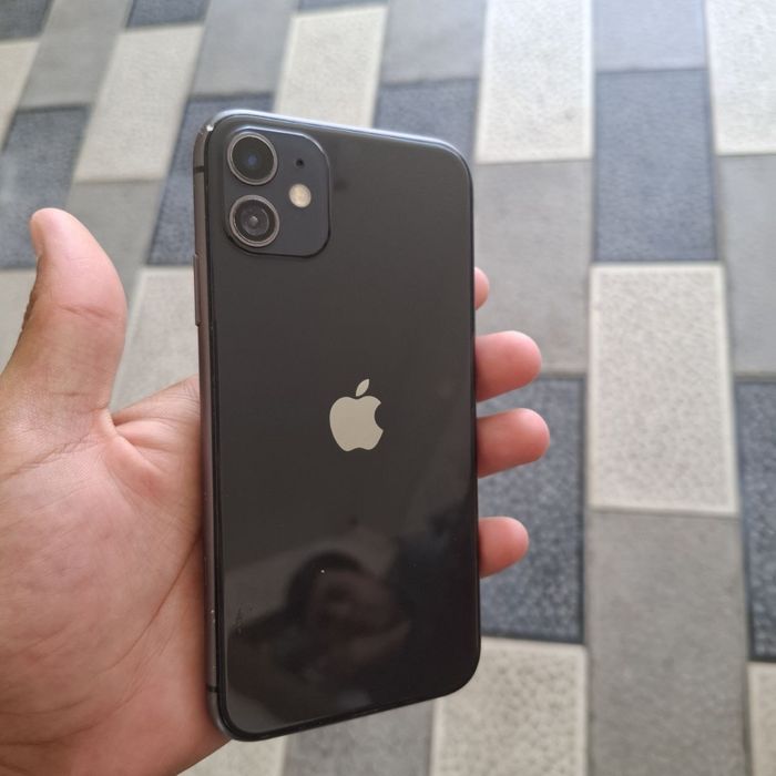 Iphone 11 qora 64tali