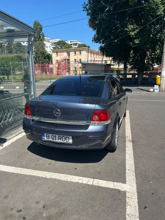 Vând Opel Astra H pachet de echipare Cosmo