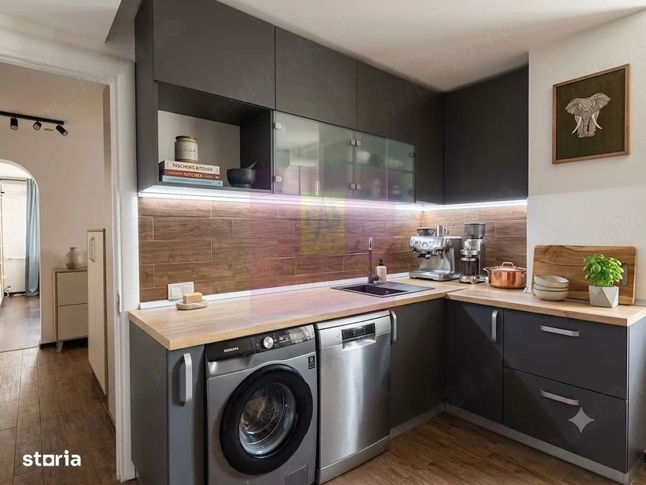 Apartament 3 Camere - 75 mp utili la Pta Sudului,  la metrou