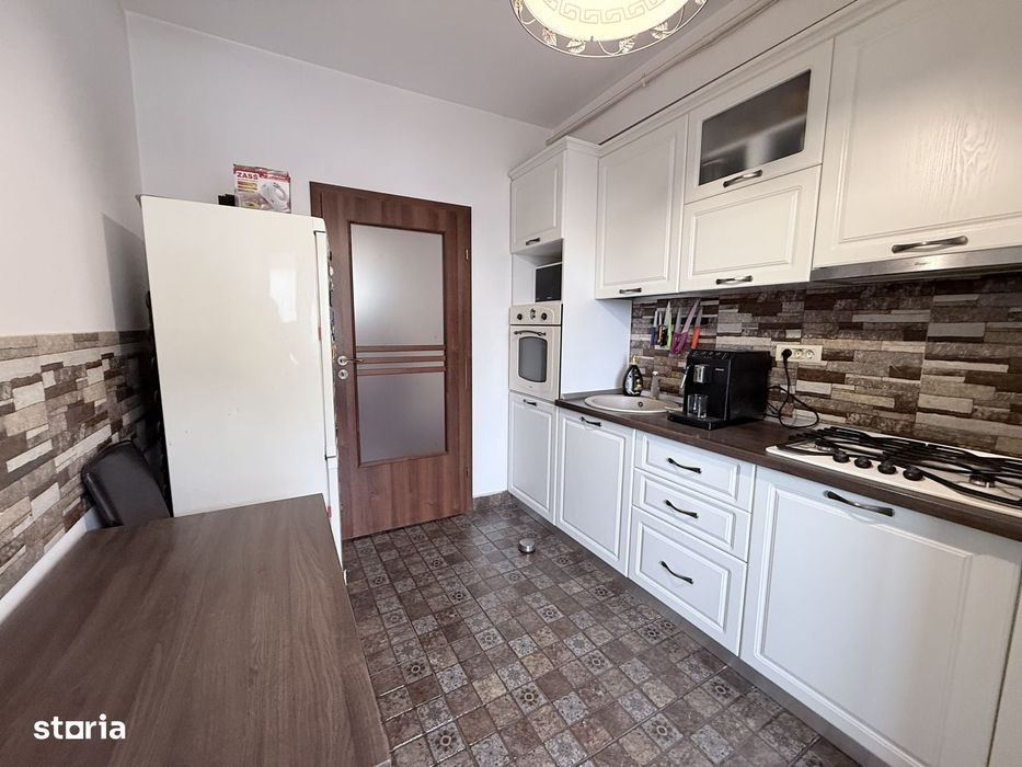 Apartament penthouse - 3 cam,2 bai, terasa mare , 2 locuri  de parcare