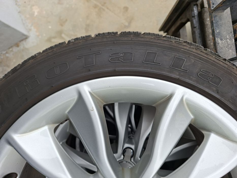 Зимни гуми ROTALLA Ice plus s210 225/45/17