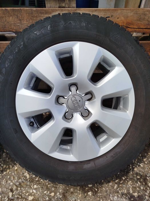 Продавам оригинални лети джанти с зимни гуми 16"  от  Audi A6,5x112