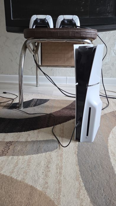 Продаю пластейшн 5.