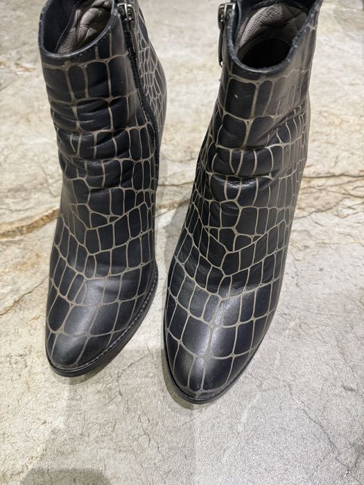 Дамски ботуши,цена  7 евро.