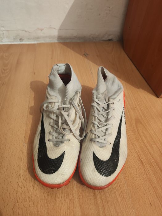 Продам сороконожки 39 размер nike