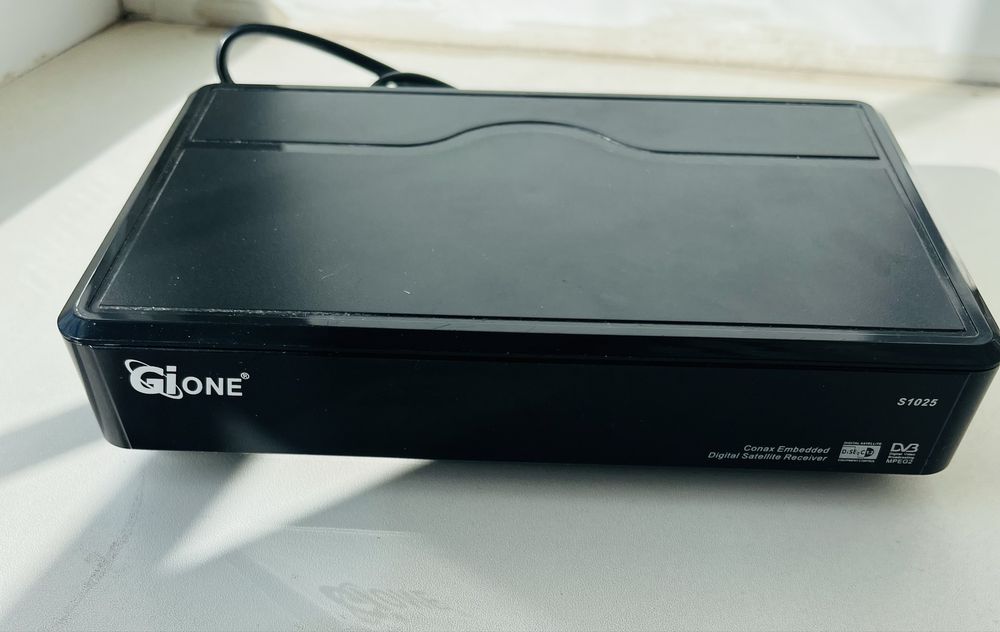 Цифровой спутниковый ресивер Gi one S1025