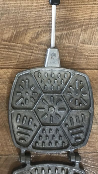 Продаю советскую орешницу и печенницу