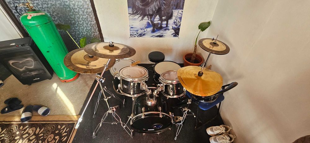Set tobe millenium cu cinele aditionale+bete+fete de toba+ drum pad de exersare, folosit