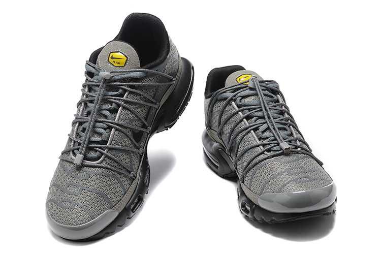 Продавам нови мъжки маратонки Nike Air Max Plus Utility 'Wolf Grey Black