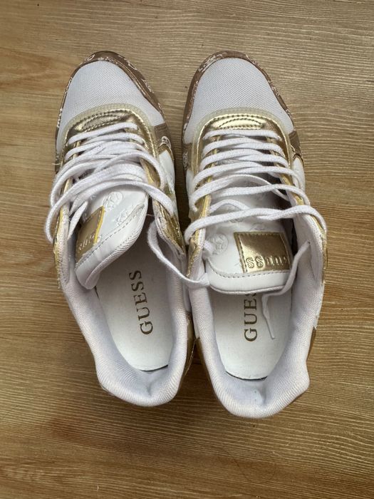 Sneakersi dama Guess