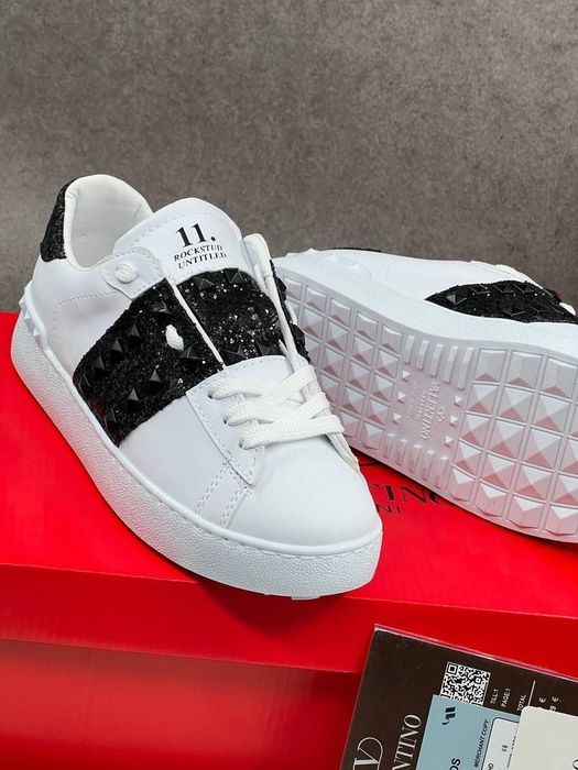 Adidasi pentru dama, Valentino