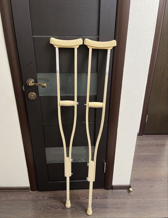 Подмышечные костыли
