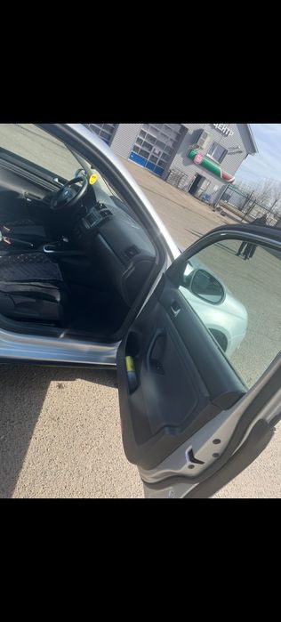 Продам машину гольф 5-й универсал (Variant)