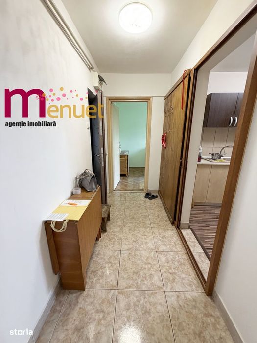 Apartament 3 camere,str.Victoriei+garaj si boxa