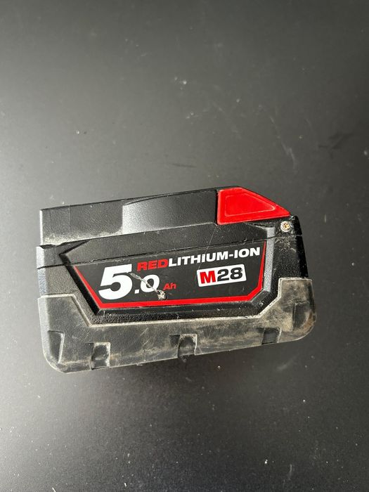 Батерия Milwaukee M28B5 5.0Ah Внос от Франция