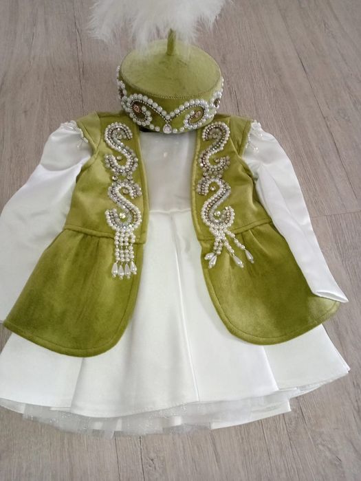 Казакша койлек сатылады.