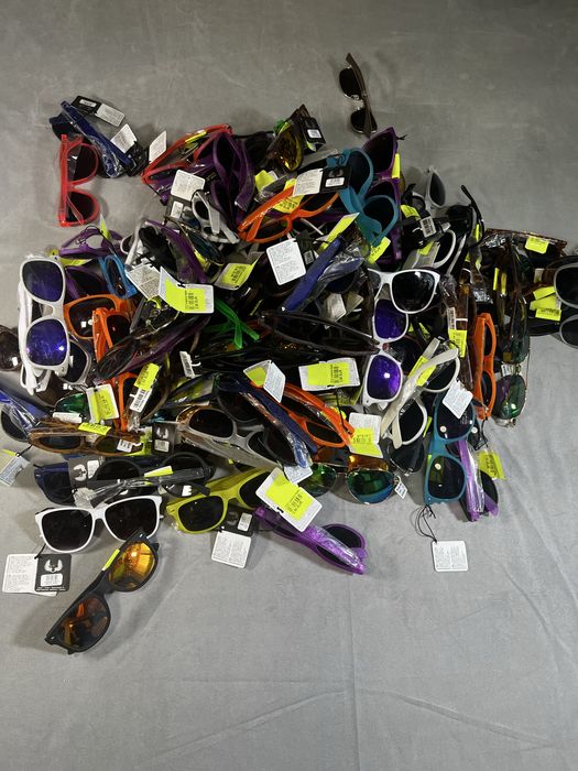 Lot 150 perechi ochelari NOI cu etichetă - Doar 1 leu/buc!