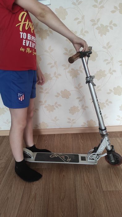 Продам самокат алюминиевый