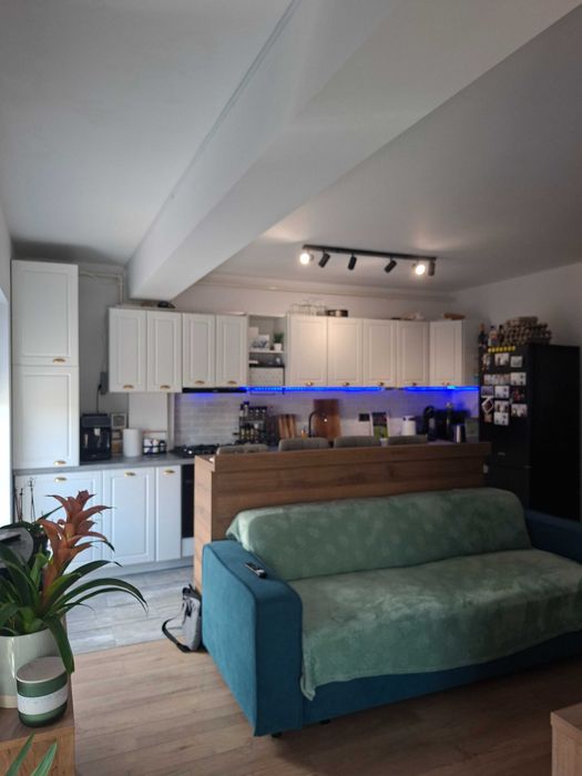 Apartament 2 camere , de vanzare , zonă centrală.