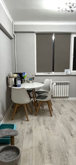 Стол со стульями