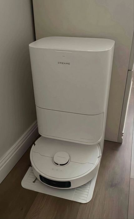 Робот-пылесос Dreame с базой самоочистки