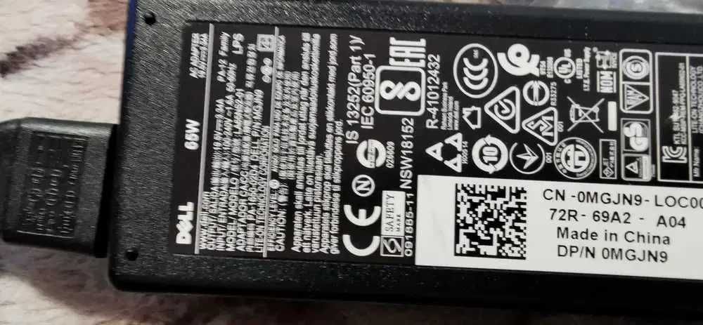 Dell  USB 3.0 Ultra HD Triple Video Docking Station D3100