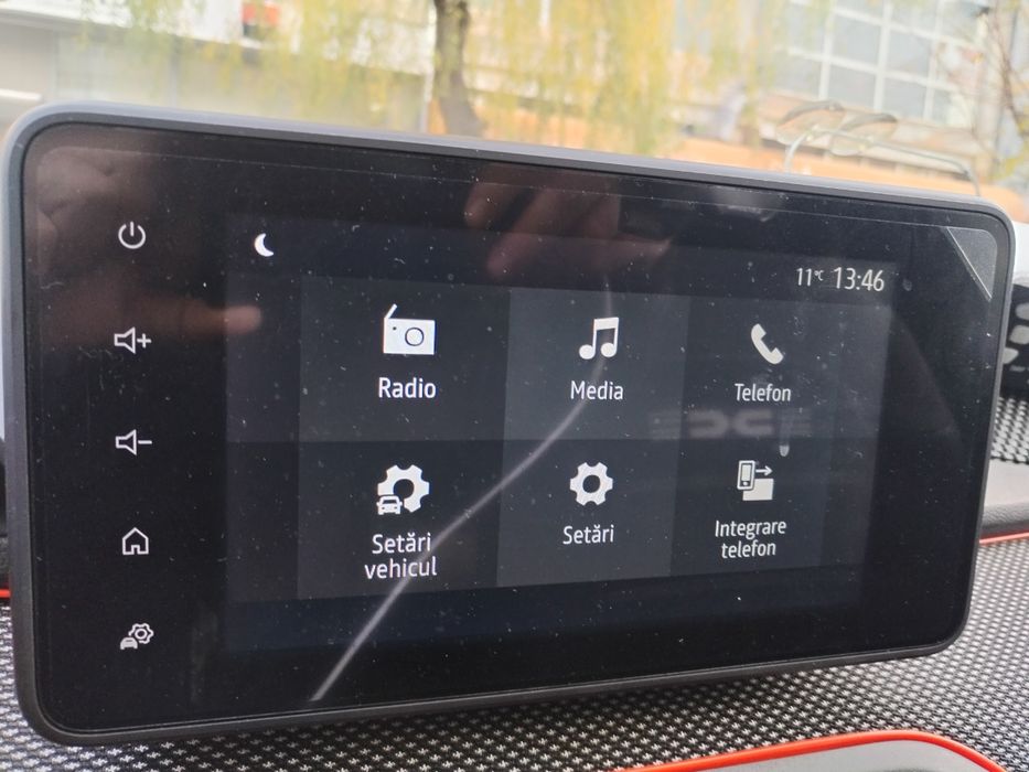 Vând navigație logan3