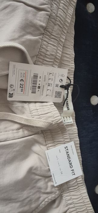 Pantaloni scurți Pull and bear L