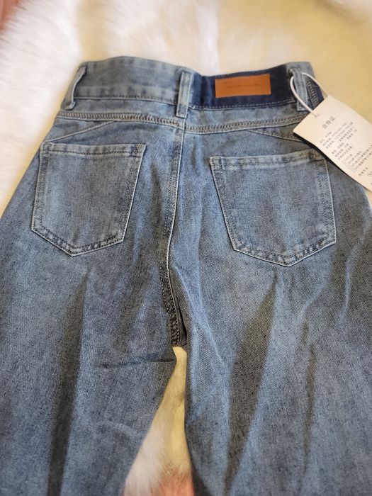 Продам новые джинсы