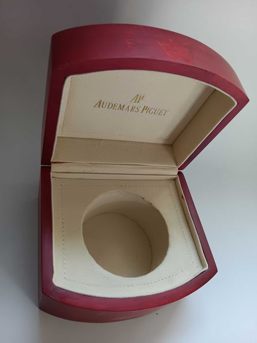 cutie pentru ceas Audemars Piguet ,AP , Originala