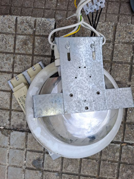 Осветителни тела 50 бр 3лв за бр.