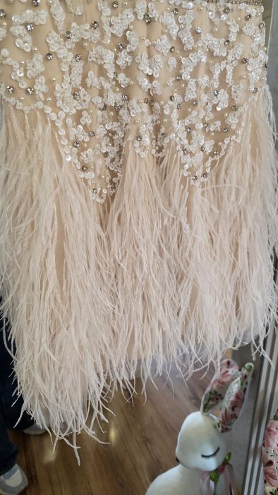 Официална рокля с естествени пера