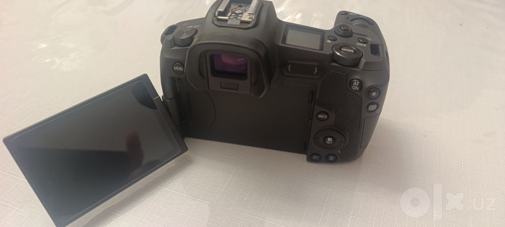 Canon EOS R  (body)