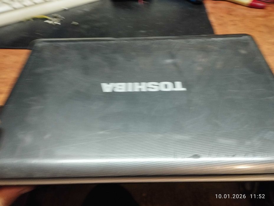 Подарявам Лаптоп тошиба сателит за части