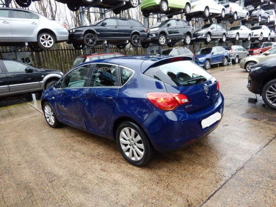 Armatura bara spate Opel Astra J 2012 Hatchback 1.7 CDTI DTE