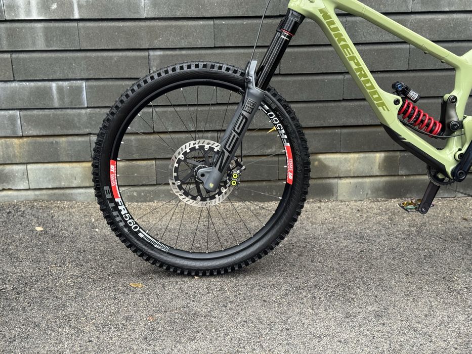 Планински карбонов велосипед NUKEPROOF GIGA 275c ( L размер)