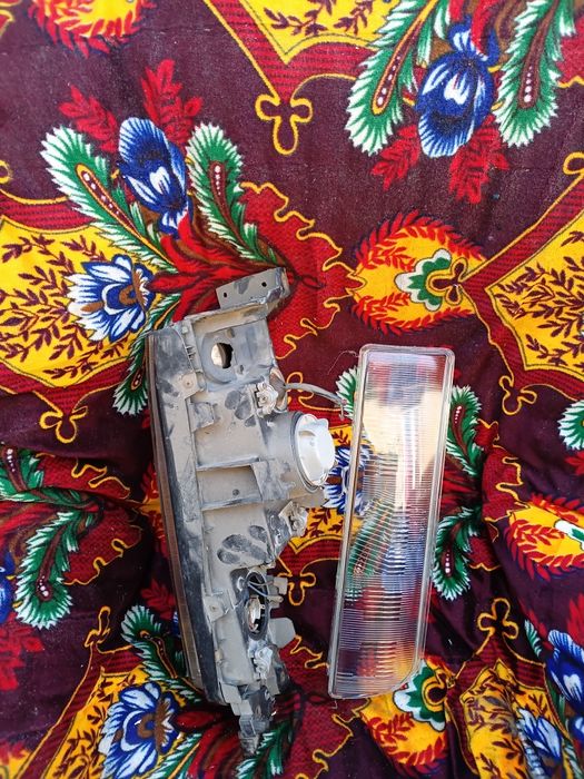 Фара на мазду 626 правая сторона бу