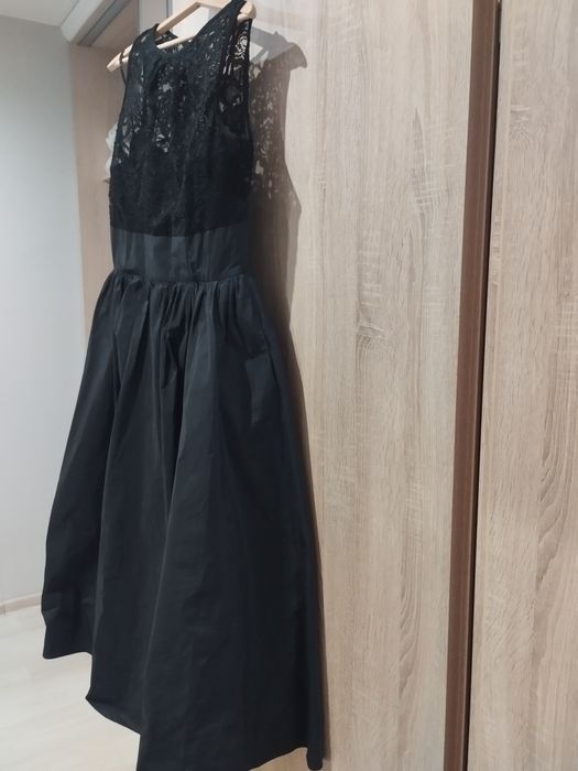 Официална черна рокля SWING