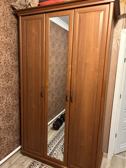 Шкаф для одежды коричневый