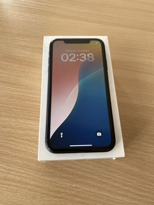 Продам Айфон 11