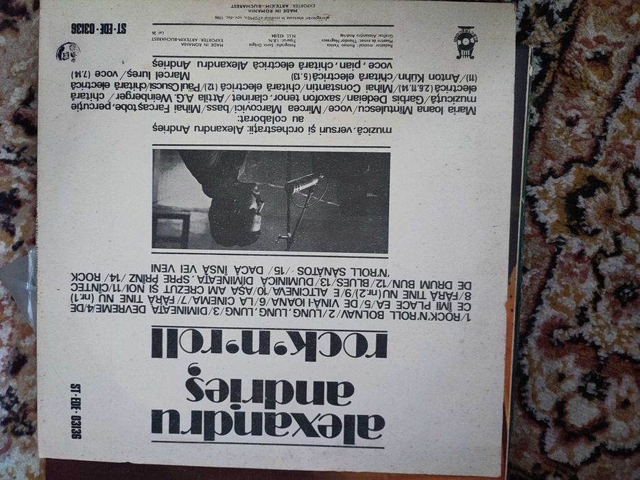 Vând discuri de vinil