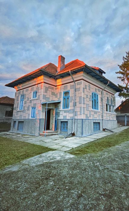 CASA D+P+M, Babana (Slatioare) + teren si padure, la 11km de Pitesti