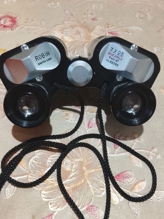 Бинокль Новый Robin
