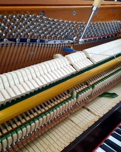 Acordez piane, pianine de lemn