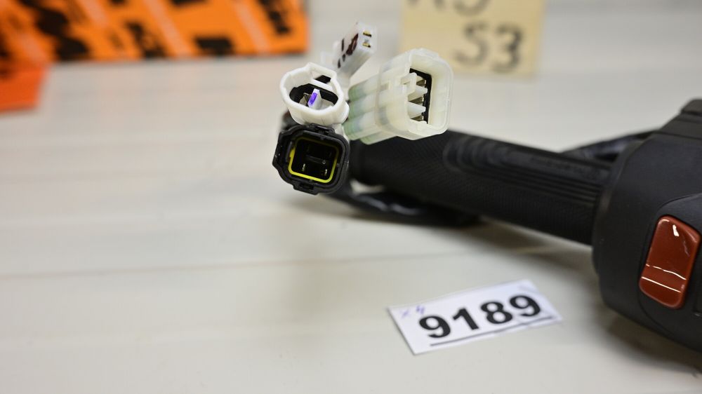 Husqvarna Svartpilen 401 2018 2023 Maneta de acceleratie dreapta