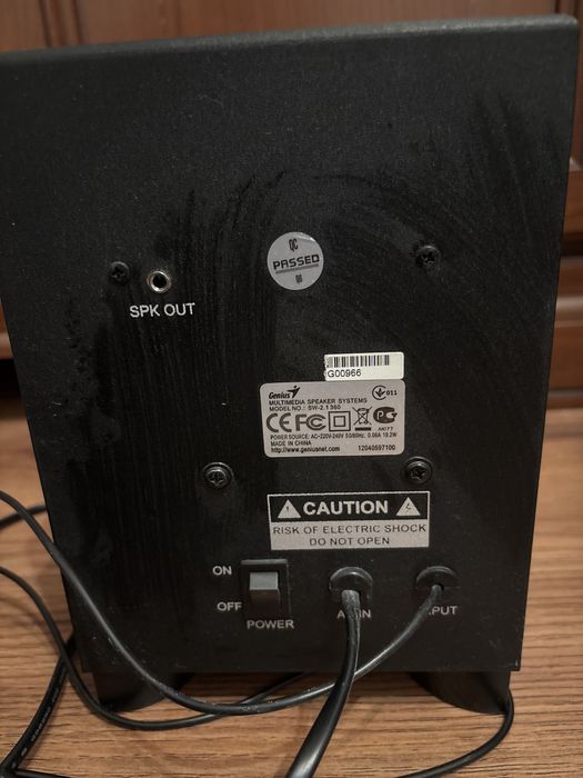 Продаю колонки Genius 2.1 (сабвуфер + 2 сателлита)